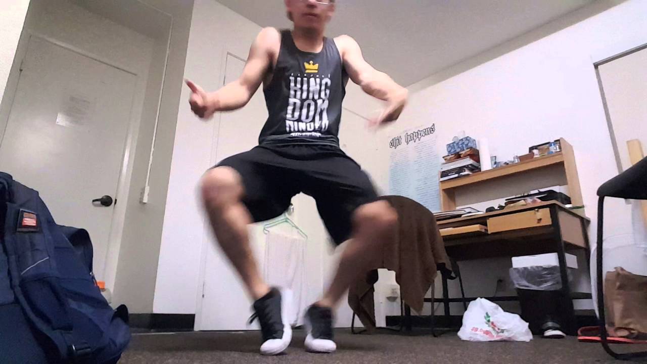 Popping/Hat-tricking freestyle