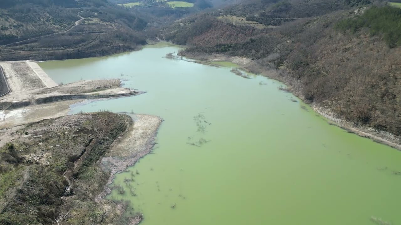Un volo sul Lago di Valfabbrica e sulla Diga del fiume Chiascio