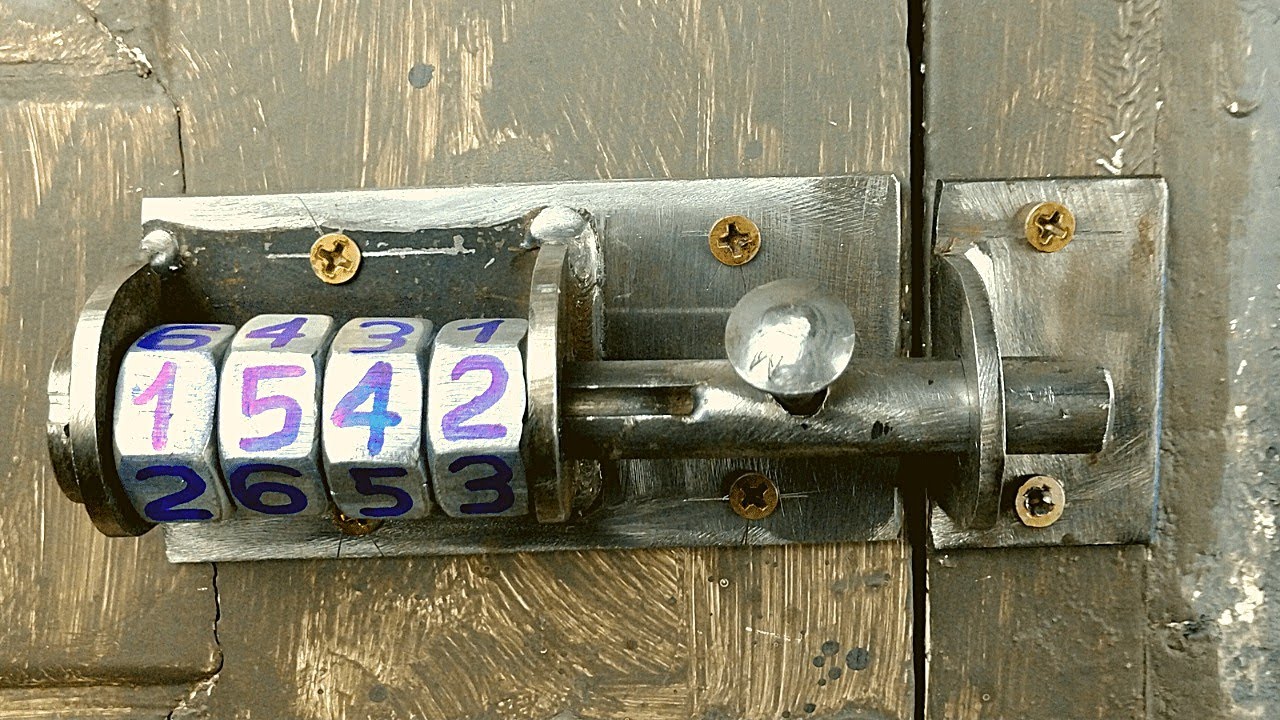 COMO FAZER UMA FECHADURA DE PORTA COM UM CÓDIGO SECRETO