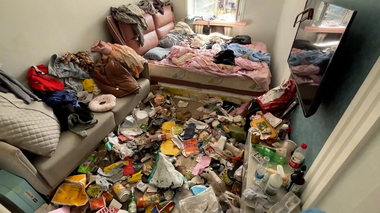 🤯 Have you ever seen such a dirty house? What would you do if you were the landlord🤔#cleanwithme