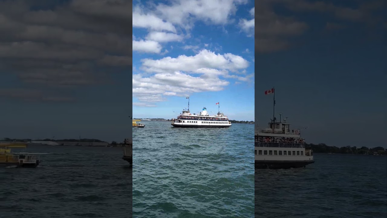 Breathtaking view of Toronto Islands from Harbourfront 