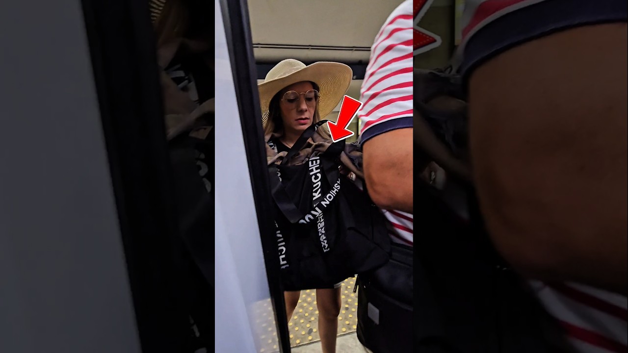 🔴 Pickpockets at Rome's Colosseo Metro Station: How to spot and avoid them? #Viral #Pickpocket #Roma