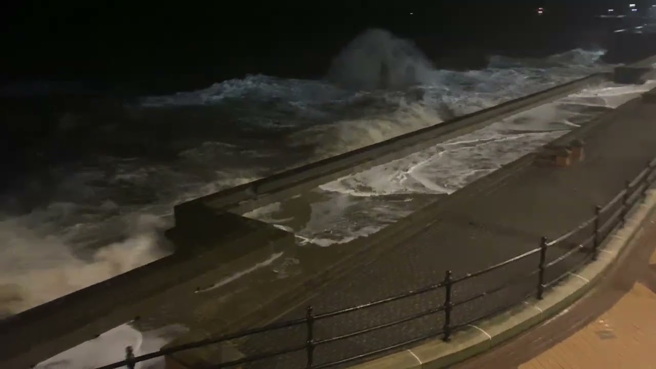 Large waves 🌊 