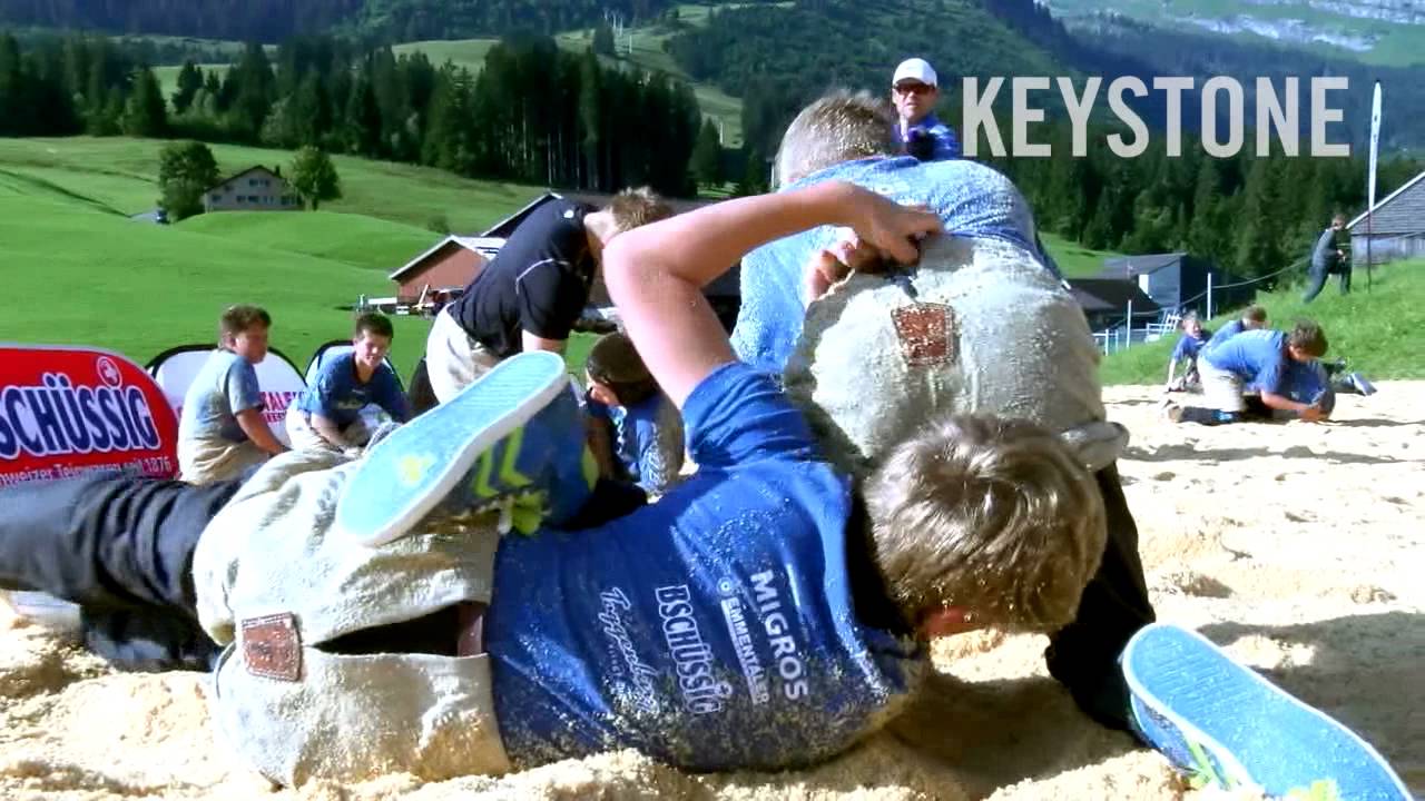 Schwingerk&ouml;nig trainiert den Nachwuchs