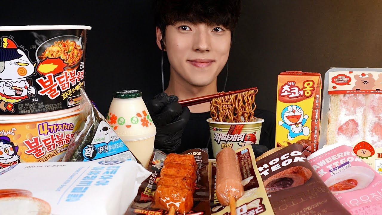 편의점 먹방! 불닭볶음면, 삼각김밥, 소시지, 연세우유크림빵 KOREAN CONVENIENCE STORE FOOD MUKBANG ASMR
