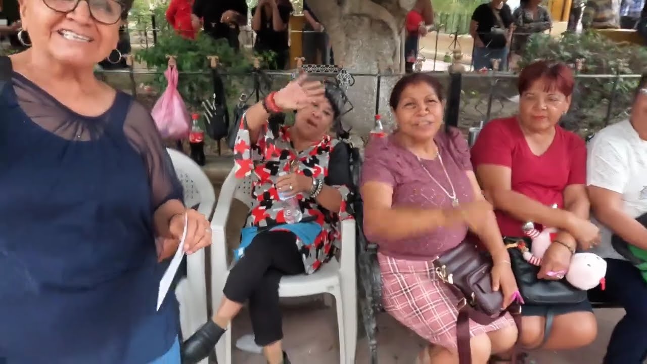 De nuevo en el baile de la Plaza De Armas de Torreón, Coah.