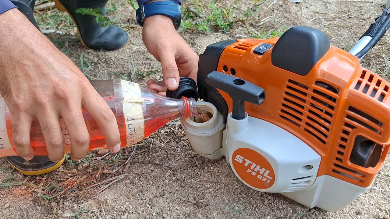 ROÇADEIRA FS221 LIGANDO DEPOIS DE 6 MESES PARADA SERA QUE VAI PEGAR DE PRIMEIRA? #sitio #roçadeira 