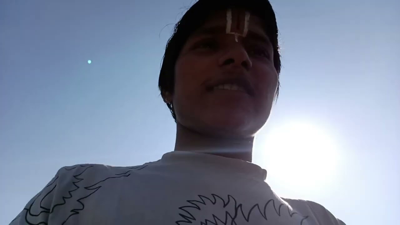 Vlogging + bhakti = god aashirwaad 😁😁