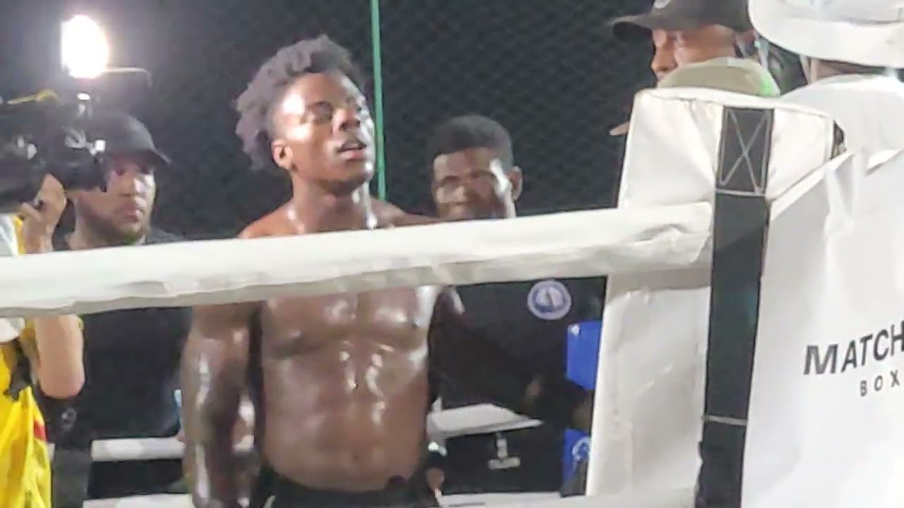 American streamer Ishowspeed up in Ghana with thousands of people watching the fight #Ishowspeed 