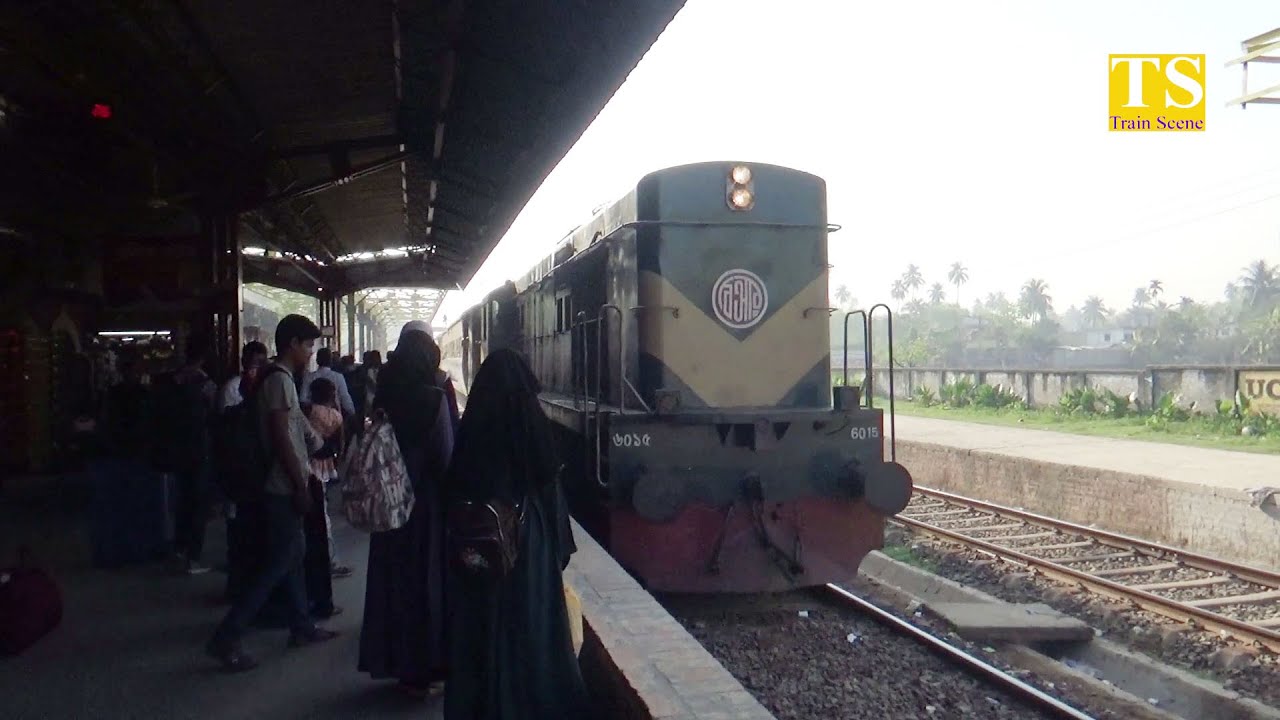 Shortage Local train of Bangladesh Railway || Train Scene