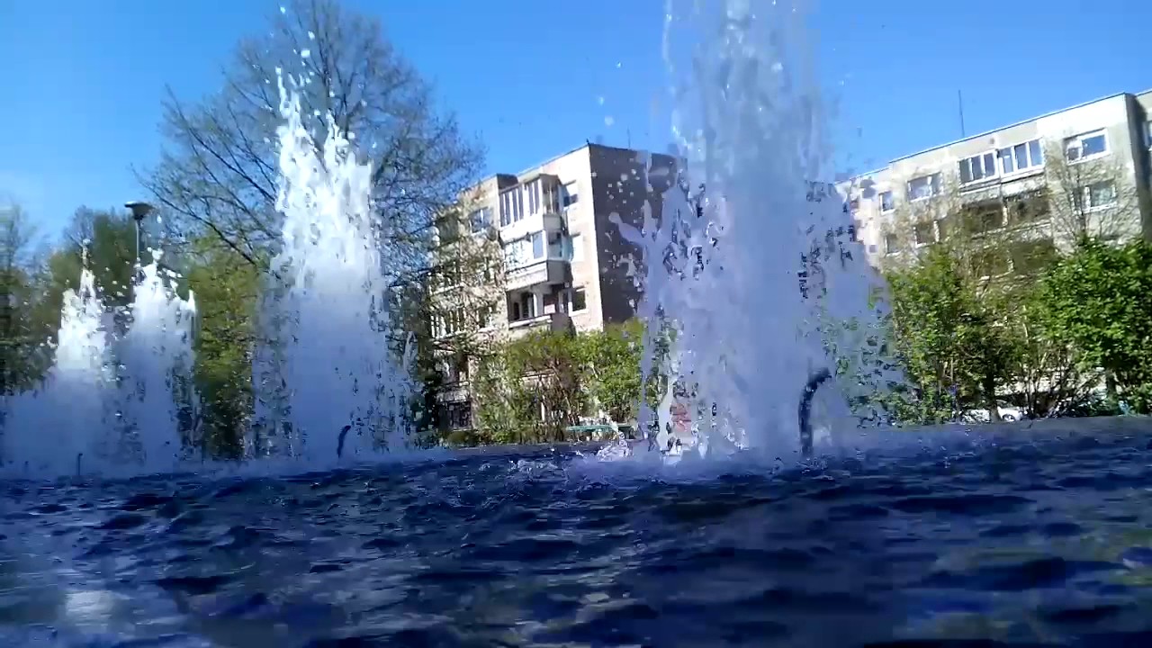 Fountain in Vilnius Justiniskes district. фонтан Вильнюс. Fontanas Justini&scaron;kėse Vilniuje.