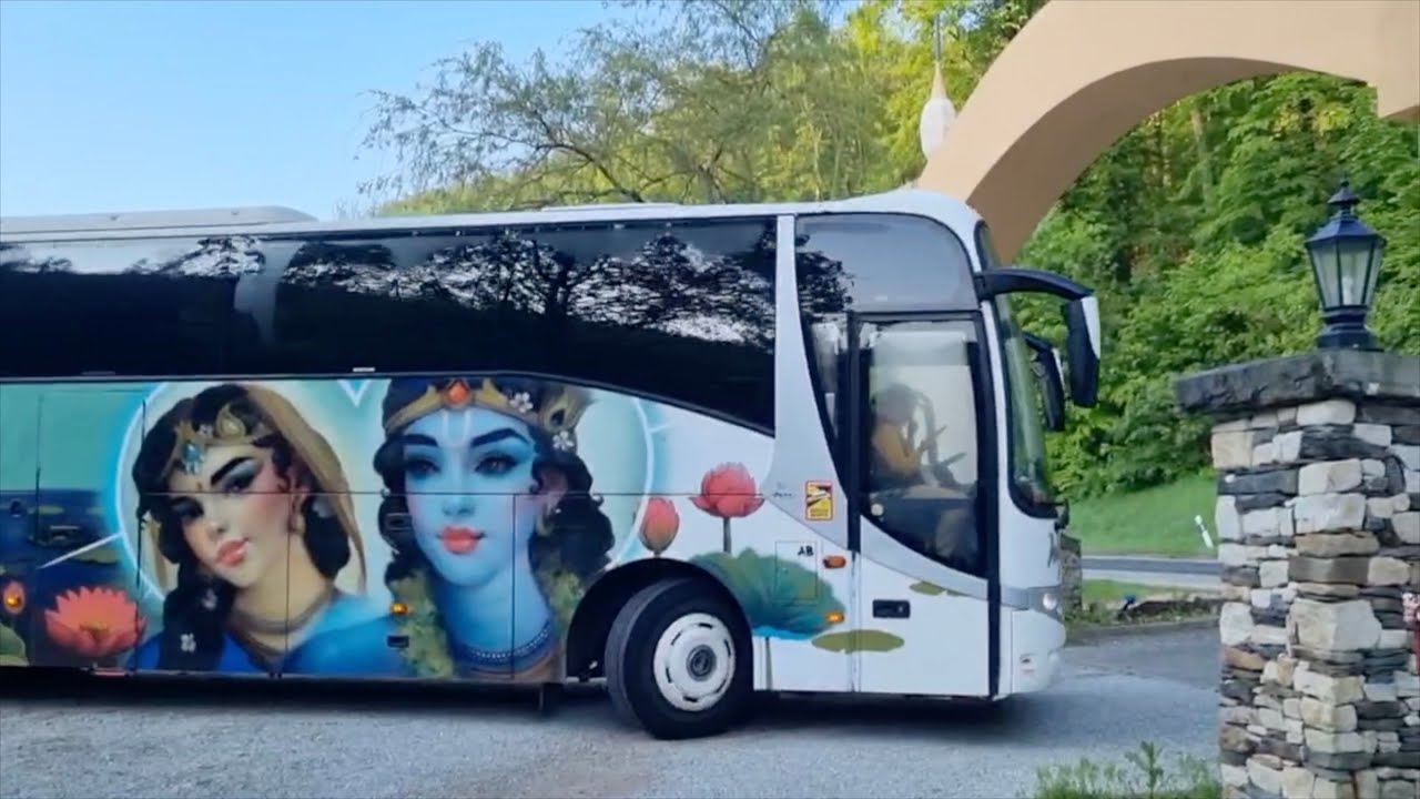 Chant and Dance with Harinama &ndash; Rise With the Holy Name