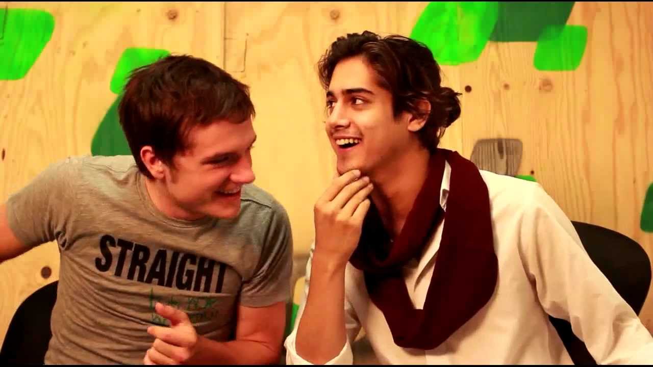 SBNN's Avan Jogia and Josh Hutcherson meet GSA leaders