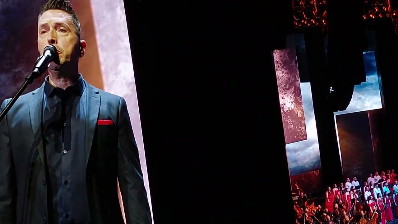 Ákos: Minden élet/ Felemel - 30 év jubileumi koncert az Arénában