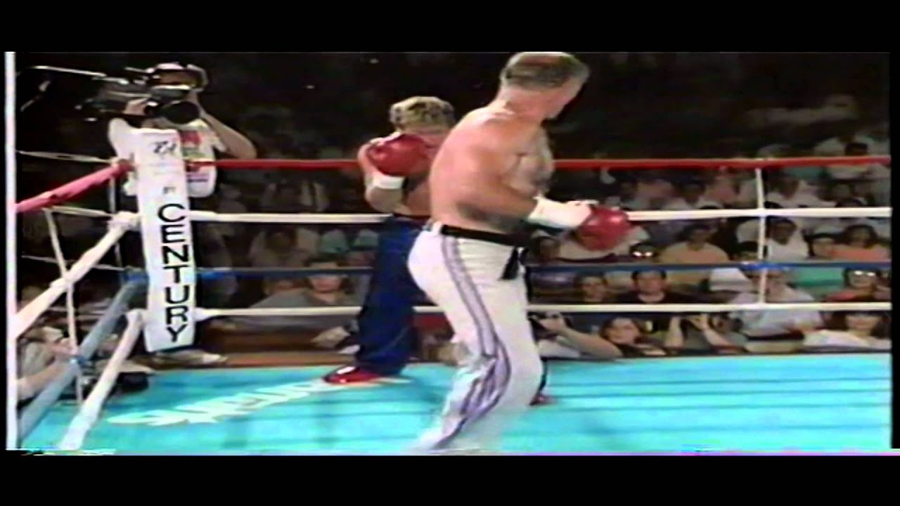 Bill Superfoot Wallace vs Joe Lewis
