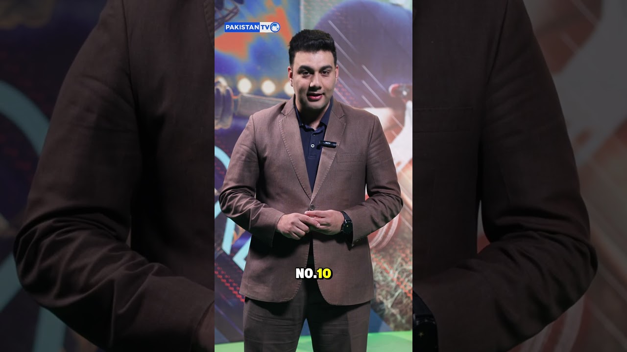 В программе &laquo;The Scoreboard&raquo; на пакистанском телевидении выбирают лучших игроков в крикет в форма...