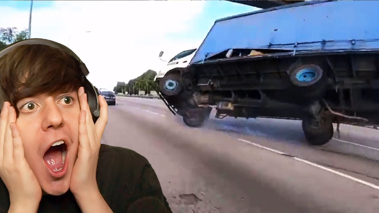 ЮМИ РЕАКЦИЯ НА ИДИОТОВ В МАШИНАХ #7