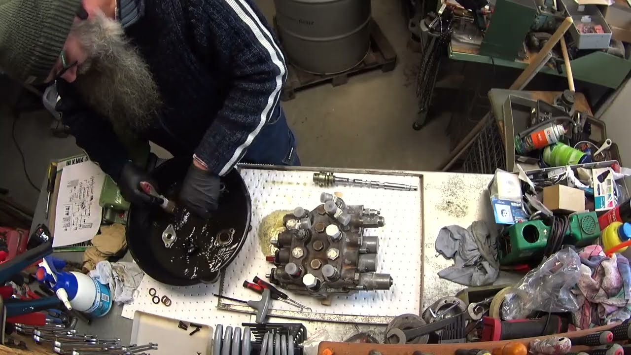 #1041. Bobcat 843 - rozdzielacz hydrauliczny i problem z zatrzaskiem