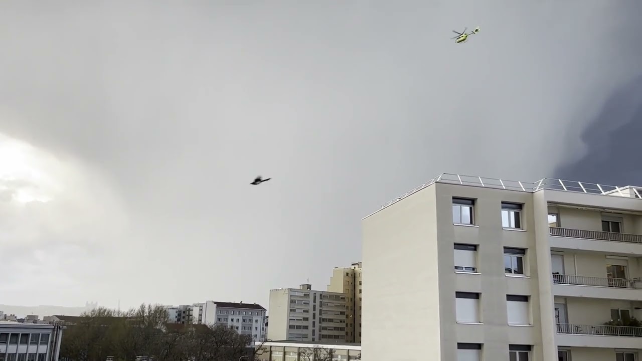 Orage modéré+impacts de foudre à Lyon le Lundi 01er Avril 2024