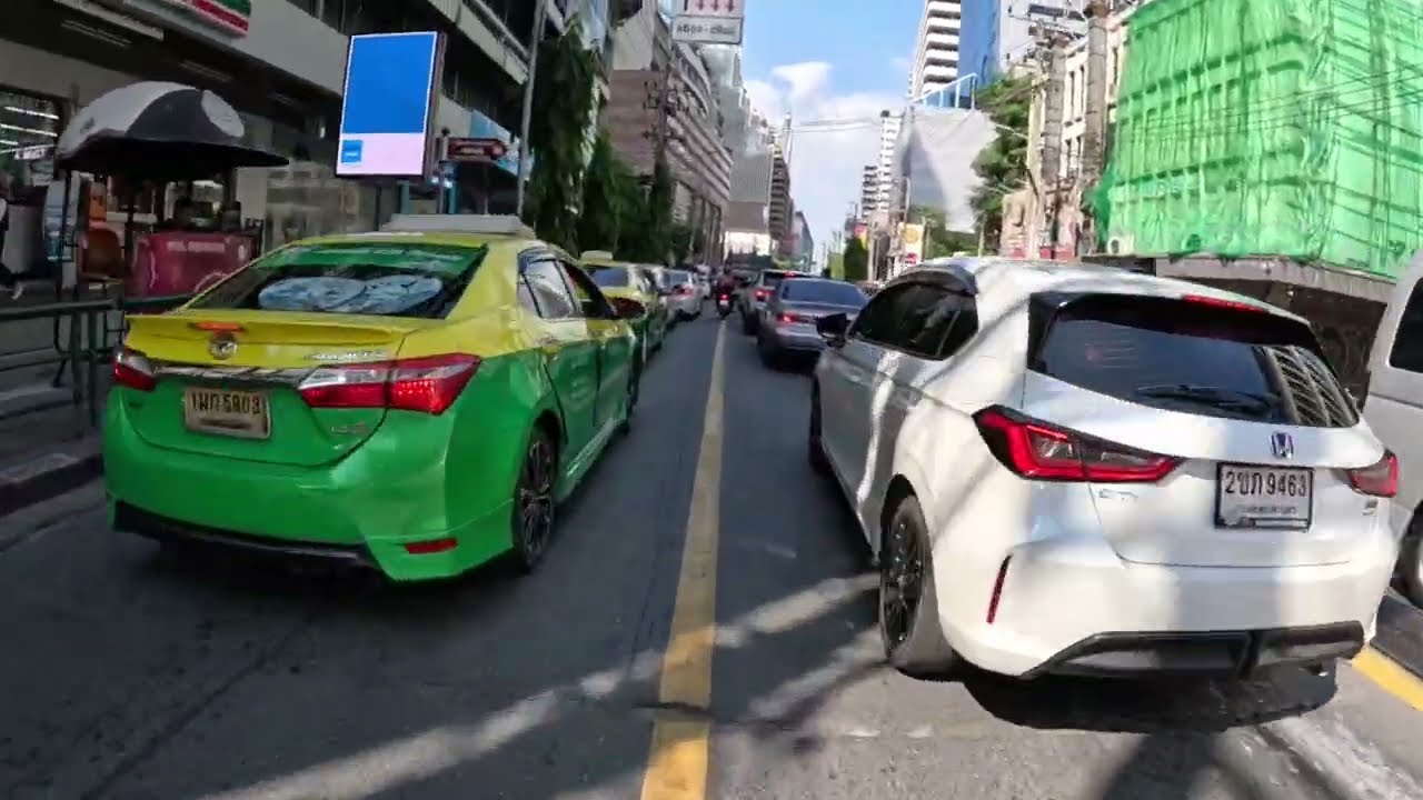 POV: Riding around Bangkok on a Vespa. Video 22