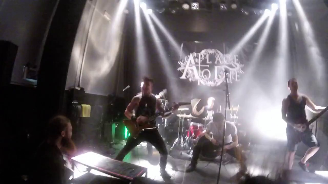A Place To Die - This World Is Insane (Live, Orl&eacute;ans, France 2017 short)