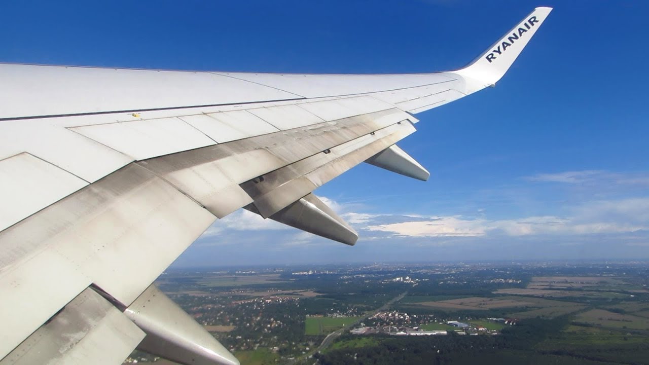 RYANAIR 737-800 Beautiful Takeoff from Berlin Schoenefeld Airport SXF (bound for BGY)
