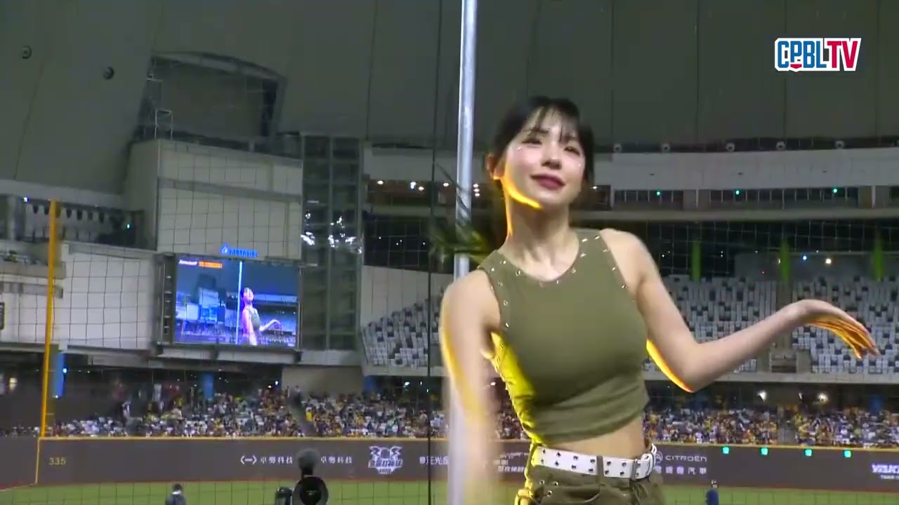 03/31 中信 VS 味全 中場，李多慧大秀舞技，帶來出神入化的舞蹈演出