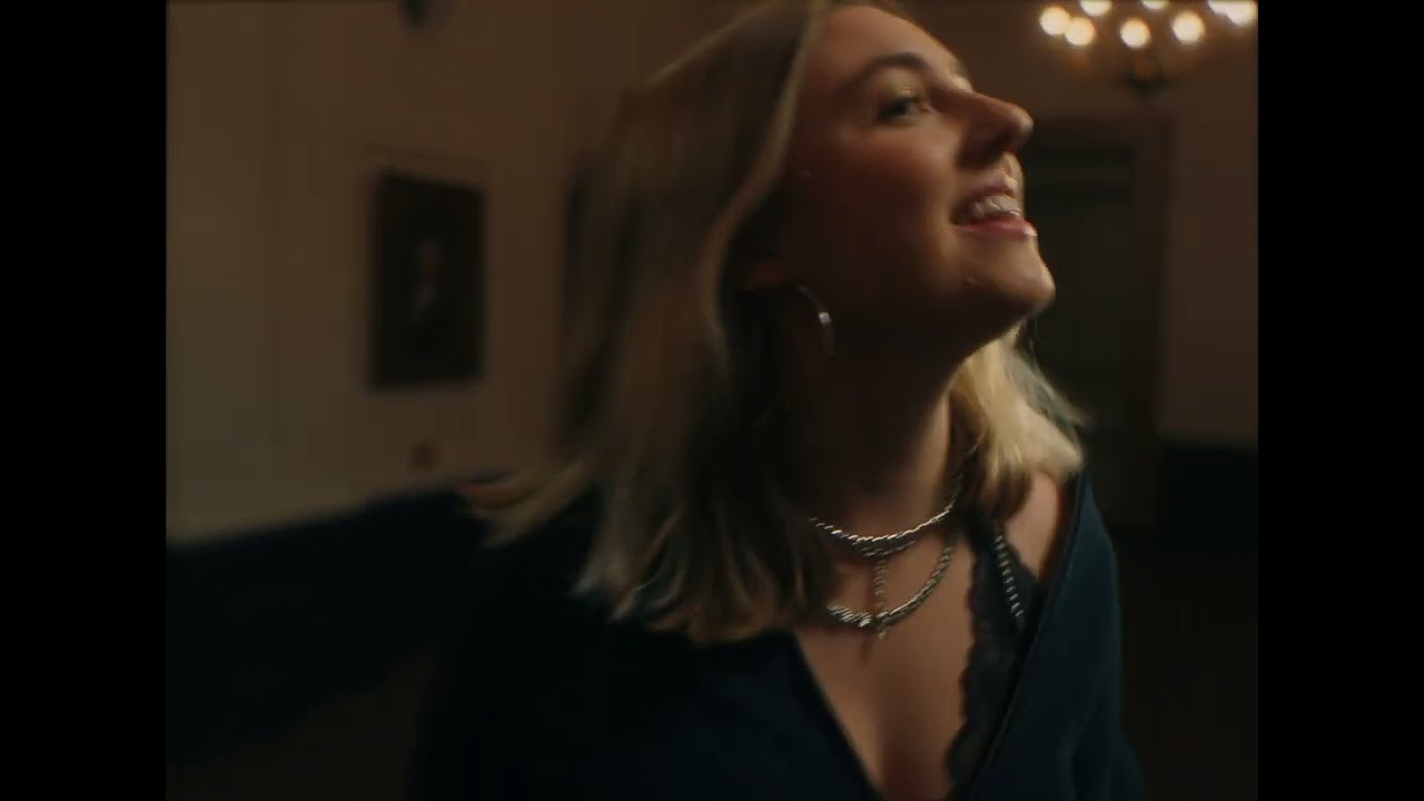 Lola Cedès - De Verte (Official Music Video)