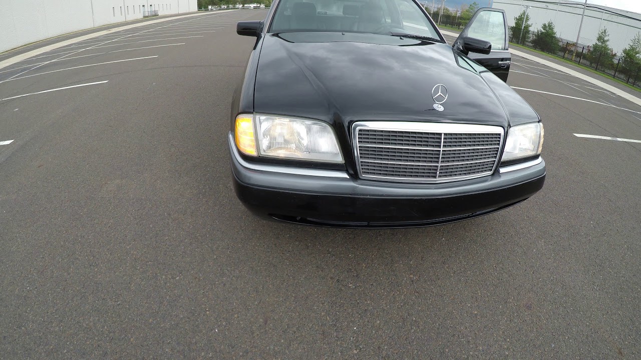 Обзор Mercedes-Benz C220 Black 1995 года в формате 4K. Виртуальный тест-драйв и осмотр.