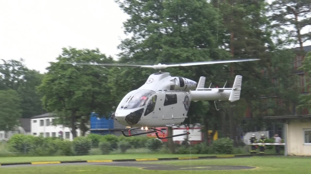 Air Rescue 3 Luxembourg Air Rescue startet an Hubschrauberlandeplatz der Uniklinik Bonn