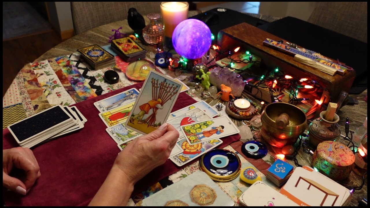 БОНУС ДЛЯ РАКОВ: Они знают, что если ты с кем-то встречаешься, то для них всё кончено. Люблю Таро.