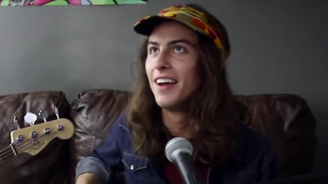 Sam Kiszka trying to teach a riff for 2 minutes straight