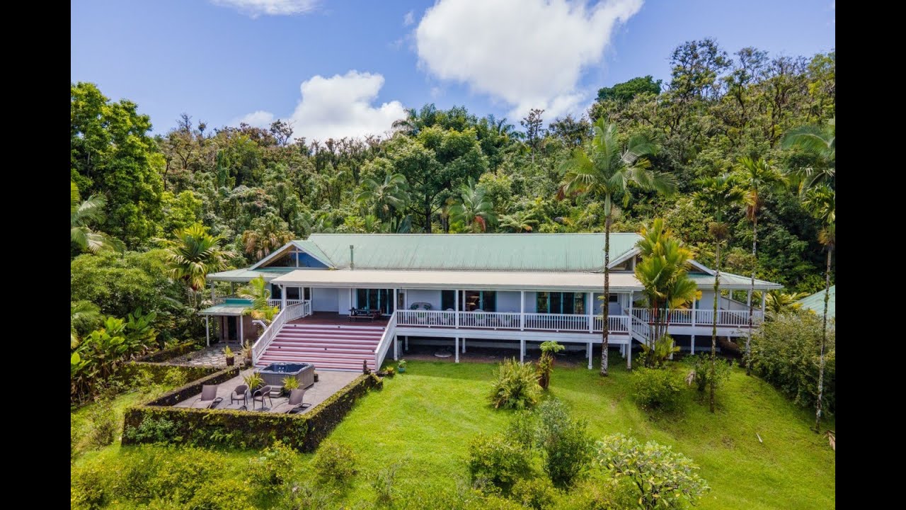 Dramatic Ocean Views Plantation Style Residence, Hana HI   |   Kalo Road