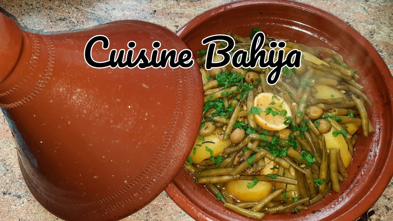 Tajine de poulet de ferme avec des haricot vert et des pommes de terre et des olives extra bon😜