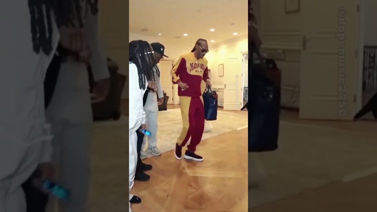 Snoop Dogg crip walking on Kai Cenat stream #shorts