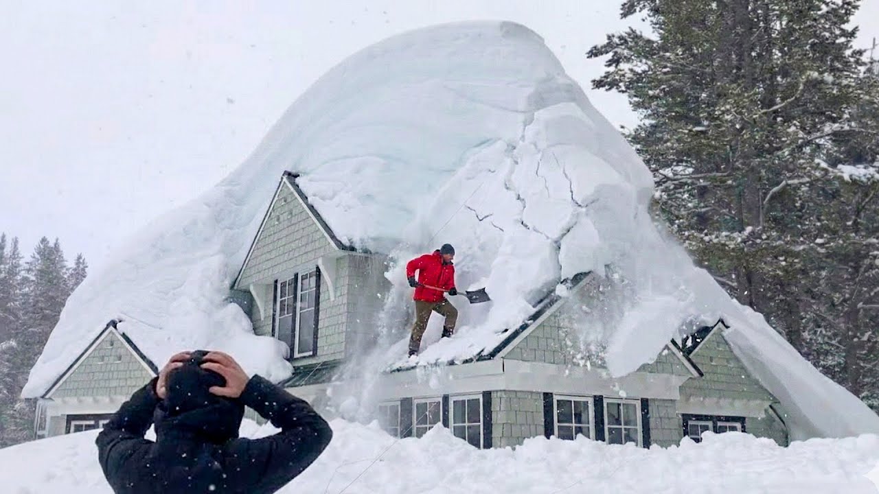 Idiot Snow Removal: Massive Roof Avalanche | Extreme Dangerous Plow Truck Fails #7