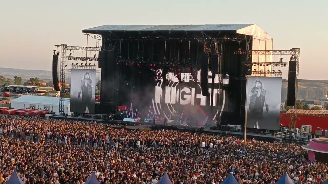 Motley Crue - Shout at the devil - Live Madrid 2023