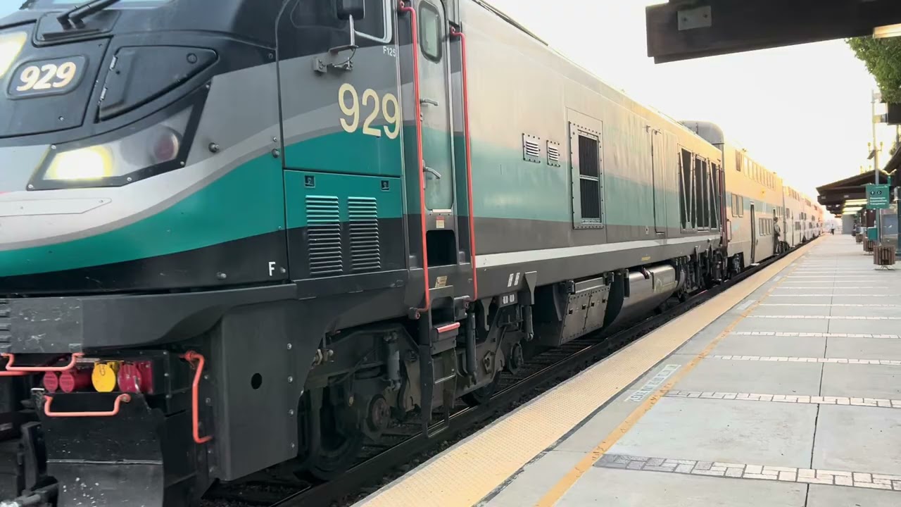 Metrolink Train 326 Arriving and Departing at Rialto Metrolink Station