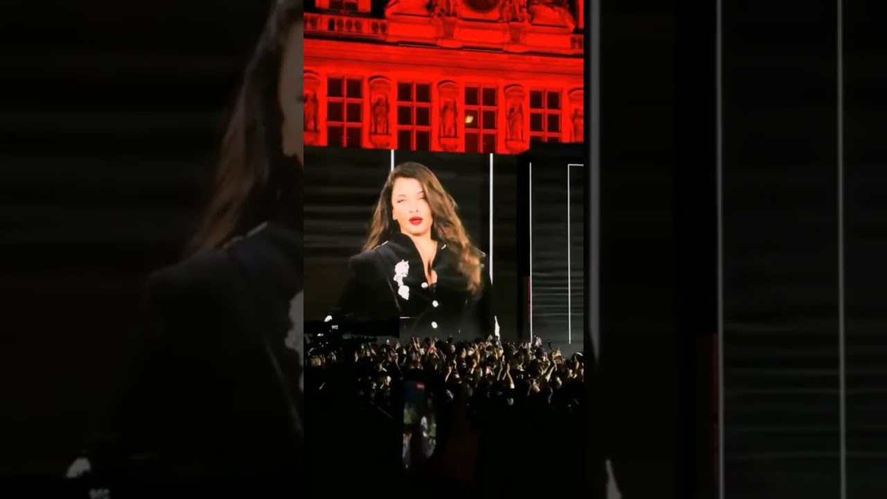 Aishwarya Rai #paris #parisfashionweek #2025 #aishwarya #lifeisbutadream #aishorts #ramwalk