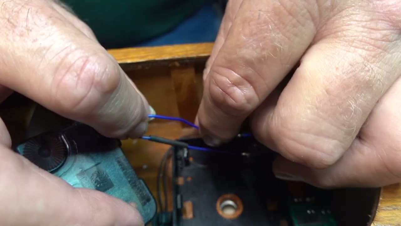 Howard miller battery operated mantle clock. Part Three