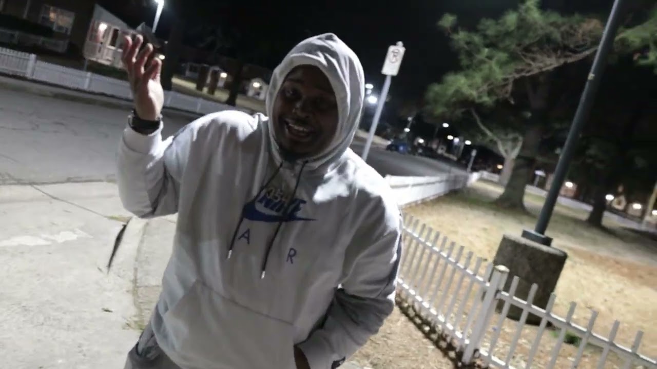 Boobie354- Poof ( official video) shot by: @domovisualz114 