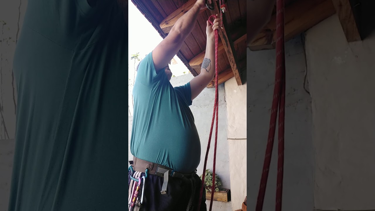 Vídeo 36 Como colocar las cuerdas para rapel 1