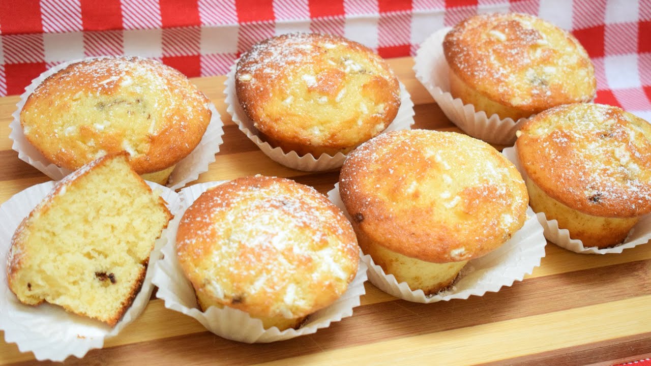 MUFFIN MORBIDISSIMI ALLO YOGURT SENZA BURRO ALLA STRACCIATELLA