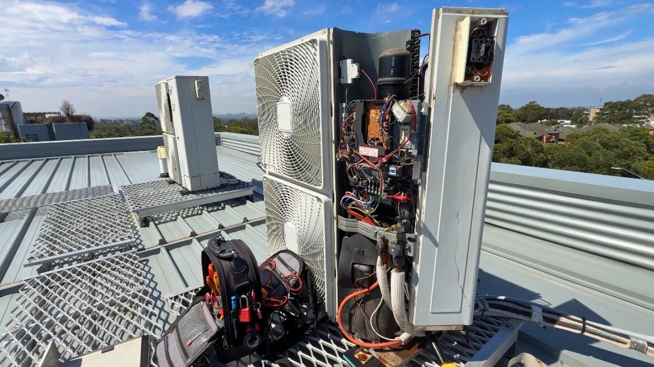 Хаос Daikin: E4, F3 и U0 одновременно!