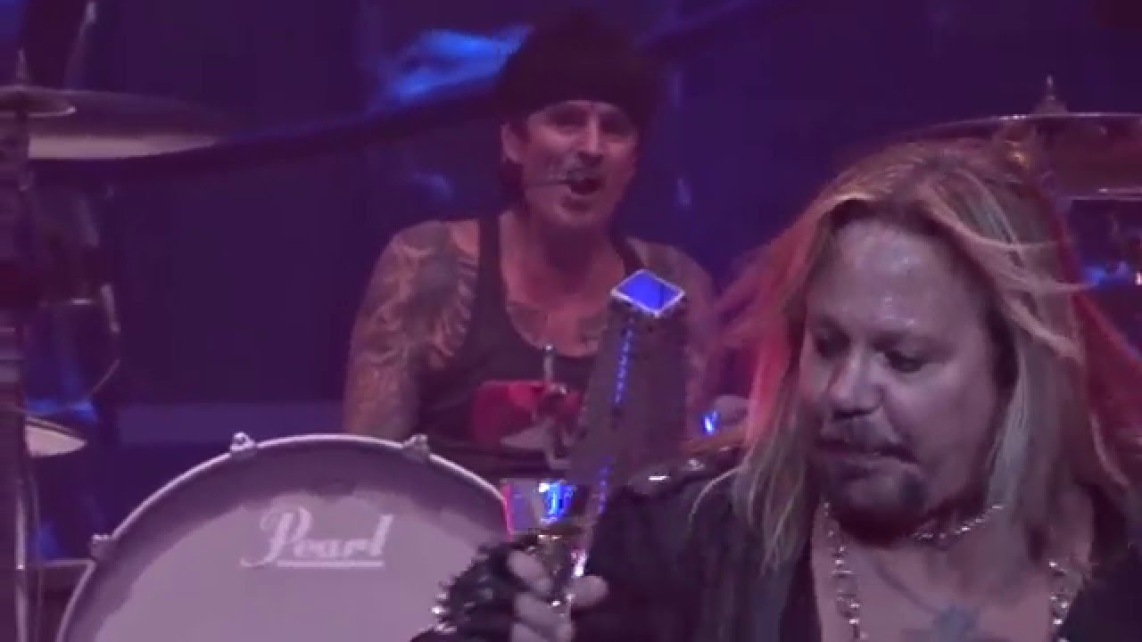 MOTLEY CRUE  FINAL SHOW - NEW Years Party! Kick Start My Heart.