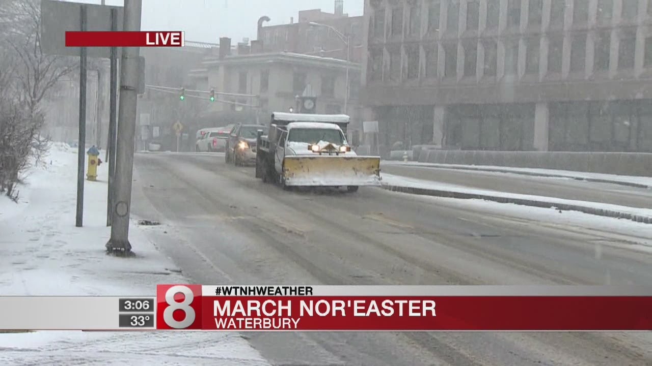 Snow beginning to accumulate in Waterbury