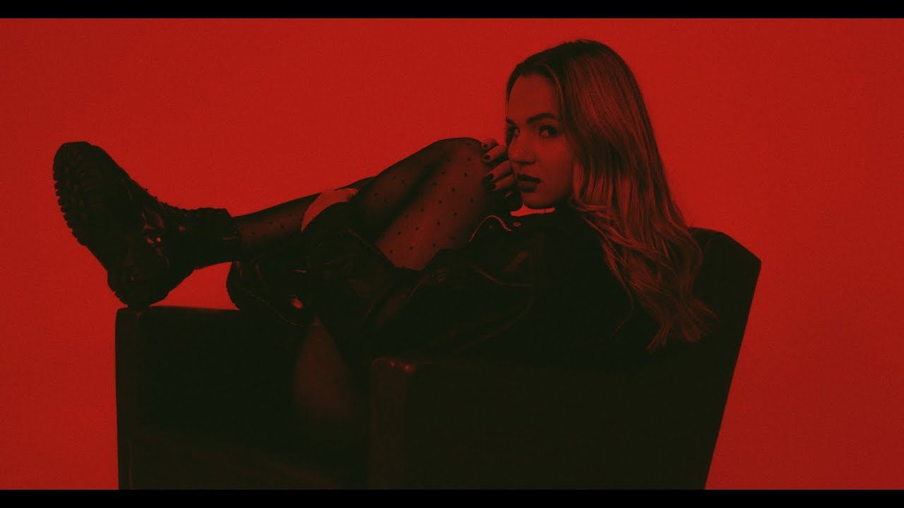 Sandra Hesch - Type (Offizielles Musikvideo)
