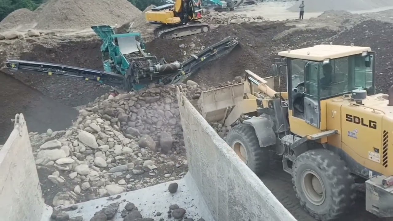 SDLG L946 Loading King | SDLG L946 Loader Loaded 10 wheeler.......