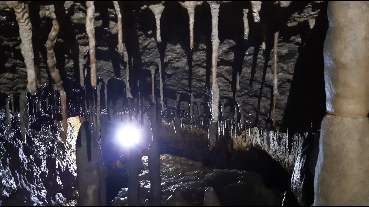 Höhlenforschung im Konglomerat und Dolomit Teil 1