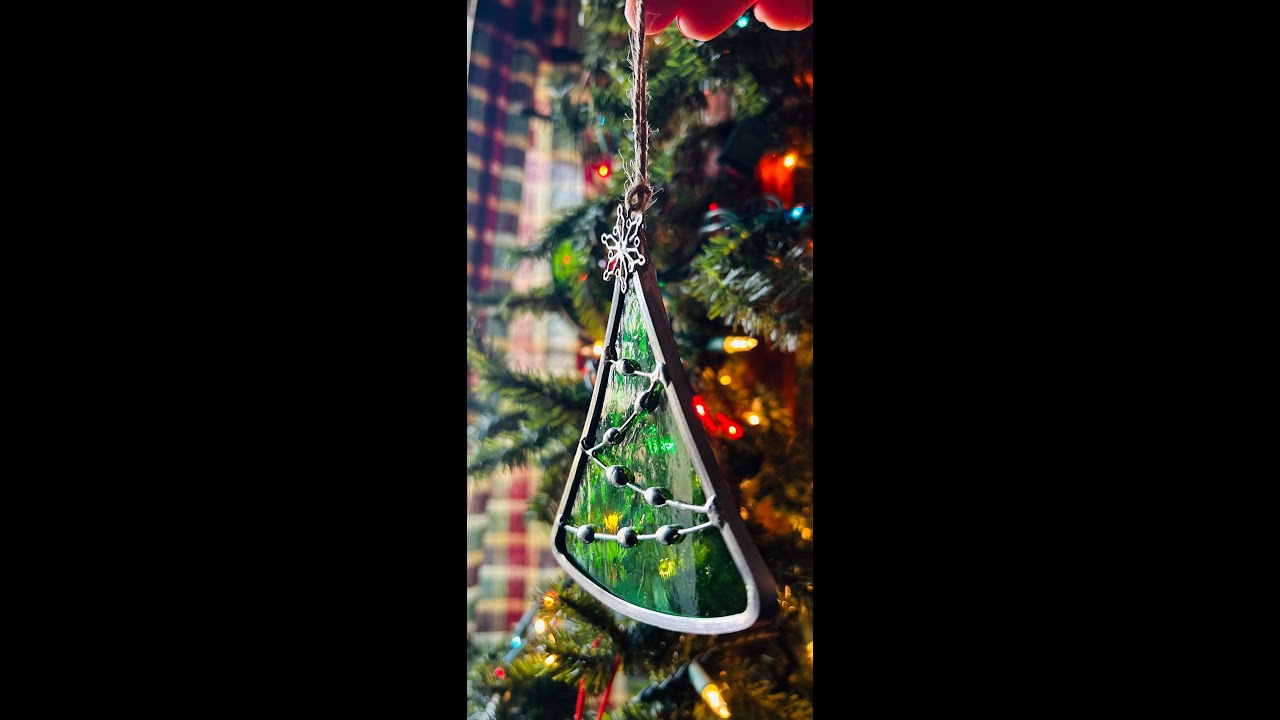 Stained glass tutorial for Christmas tree ornament/suncatcher